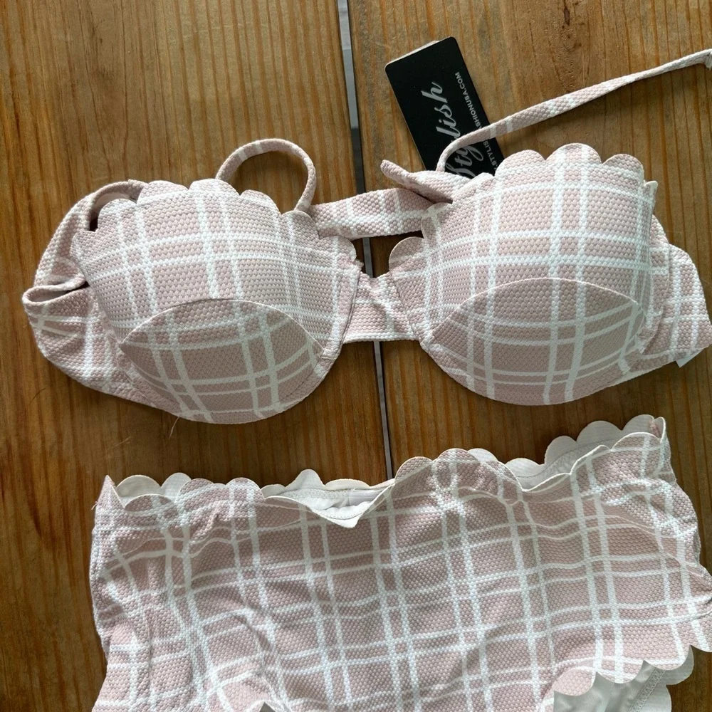 STYLISH SWIMWEAR WOMENS NAUTICAL CHARM SCALLOP BIKINI TOP SIZE MEDIUM PINK PLAID